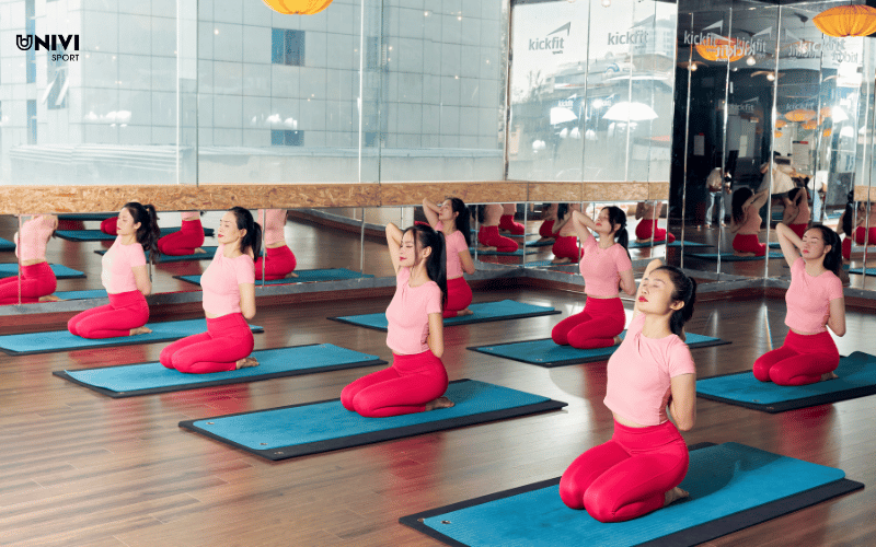 Tư Thế Chào Mặt Trời (Surya Namaskar)